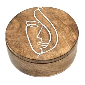 Nuevo Recipiente Decorativo de Madera con Diseño de Caballo en Latón, Contenedor de Almacenamiento Hecho a Mano de Lujo para Decoración Moderna del Hogar, Colección Interior - Product Image 1