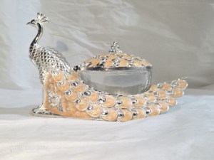 Caja de Mukhavas Plateada con Diseño de Pavo Real, Hecha a Mano, con Cuchara, Elegante Recuerdo de Boda, Contenedor para Frutos Secos - Product Image 2