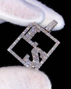 จี้ห้อยคอฮิปฮอปแบบตัวอักษร 925 เงินแท้ ประดับโมอิสซาไนต์ จี้รูปทรงสี่เหลี่ยมจตุรัส จี้ตัวอักษร จี้แร็ปเปอร์ จี้แบบมีประกายวิบวับ สำหรับเป็นของขวัญ - Product Image 1