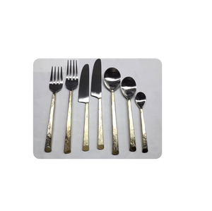 Ensemble de couverts de luxe en acier inoxydable 5 pièces avec lames à bord droit, poignées noires en boucle, compatibles lave-vaisselle et durables - Product Image 4
