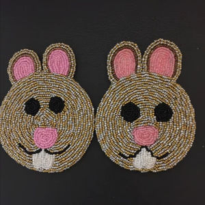 Ensemble de dessous-de-plat en tissu personnalisé avec motif de lapin perlé, protection de table, tapis en verre pour la maison, la cuisine, le bar, la décoration de restaurant - Product Image 1