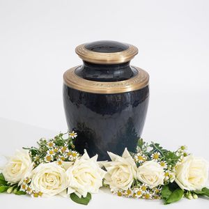Magnifique urne funéraire pour adultes avec une structure élégante pour la conservation des cendres et les cérémonies commémoratives - Product Image 4