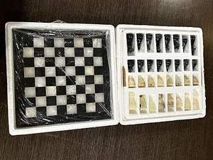 Ensemble d'échecs en marbre de luxe Venktesh Designs, échiquier fait main, pièces sculptées, aspect saphir noir, cadeau pour les amateurs d'échecs - Product Image 6