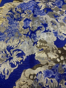 Tissu brocart en polyester Zari de 58 pouces, 170 GSM |   Tissu jacquard métallique pour vêtements de mariée, tenues de soirée et vêtements de luxe - Product Image 5