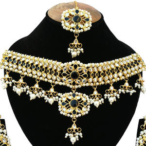 Conjunto de Joyería Clásica India para Bodas y Fiestas, Collar y Aretes Tradicionales con Cristales, Kundan, Perlas de Imitación y Baño de Oro - Product Image 2