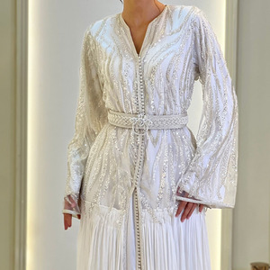 Vestido de Novia Marroquí de Lujo con Cuentas Bordadas, Kaftán de Boda de Manga Larga, Vestido de Novia Kaftán Marroquí para Mujer - Product Image 4