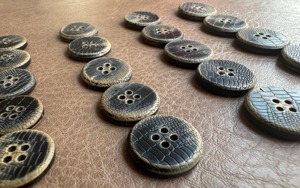 Boutons en corne de buffle polis à la main, couleur naturelle, pour vêtements, jeans, sacs, fabriqués en Inde - Product Image 2