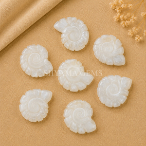 Colgante de Piedra Preciosa Tallada de Concha de Nautilus de 20mm con Piedra Lunar Blanca para Fabricación de Joyería Elegante, Artesanía y Suministro al por Mayor - Product Image 4