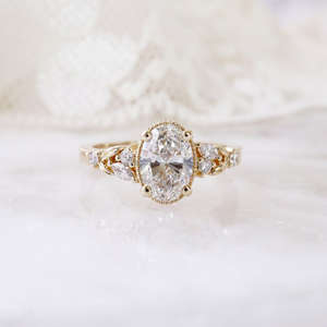 Anillo de Compromiso de Oro de 18K con Rodio, Certificado por GIA, con Diamante Natural de Corte Cojín y Corte Ovalado, Suministro de Joyería al por Mayor - Product Image 1