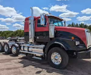 Camion semi-remorque Western Star 4900 Tri Axle 2018 d'occasion en parfait état - Camion avec cabine surélevée à vendre - Product Image 6