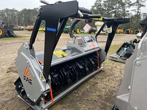 Broyeur forestier hydraulique haute performance FAE UML/SSL pour chargeuses compactes, idéal pour la foresterie et le contrôle de la végétation - Product Image 3