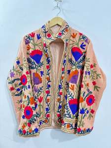 Chaqueta Bohemia Hecha a Mano de Terciopelo Verde con Bolsillos, Chaqueta de Invierno Bordada para Mujer - Product Image 4