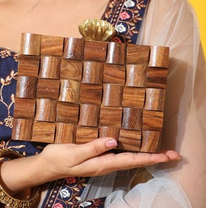 Pochette de soirée rustique personnalisée en bois avec poignée en bois pour mariage, tenue de fête, style bohème, sac à main de luxe tendance - Product Image 4