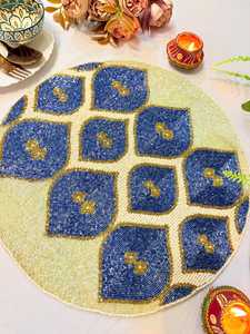 Set de table artisanal bleu et or perlé, broderie florale à sequins, en polyester/coton écologique, pour la décoration de table à manger à la maison ou à l'hôtel - Product Image 3