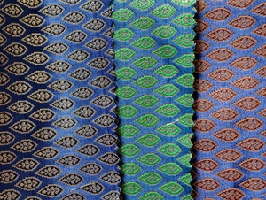 Tela Brocada Bordada Multicolor, 100% Poliéster Jacquard - Product Image 3