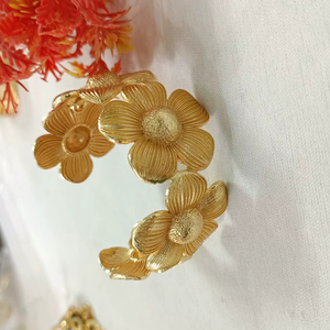 Brazalete de Moda para Mujer, Hecho a Mano, en Latón, con Forma de Flor, Nueva Tendencia, con Color y Talla Personalizables para Fiestas - Product Image 2