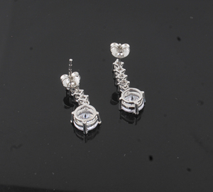 Pendientes de circonita cúbica 5A de primera calidad, chapados en plata de alto brillo, con aguja de plata 925, hipoalergénicos, al por mayor para mujer - Product Image 4