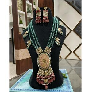 Ensemble de collier et boucles d'oreilles Kundan Mala de luxe, aspect perle, plaqué or, en laiton de qualité supérieure, pour collection de mariage. - Product Image 1