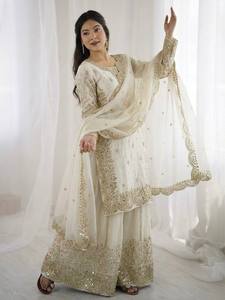 Traje Anarkali de seda bordado en blanco con dupatta, estilo tradicional holgado para bodas, para mujeres, estilo India-Pakistán. - Product Image 5