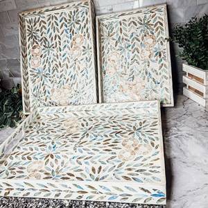 Plateau de service et de rangement rectangulaire Belladec Bohemian en nacre incrustée de mosaïque florale, design moderne et luxueux, fait main, compatible lave-vaisselle - Product Image 4