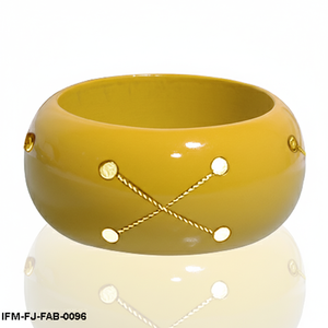 Bracelet manchette rétro jaune vif en acrylique épais avec incrustation croisée dorée et accents à pois - Product Image 5