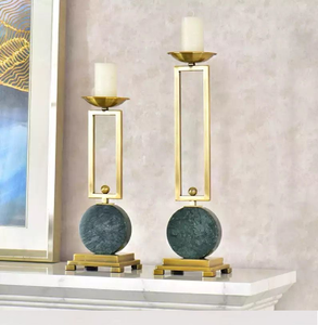 Pedestales de vidrio ahumado con cubiertas de cristal ámbar y acabado dorado. Encanto vintage, disponible a precios de mayorista. - Product Image 5