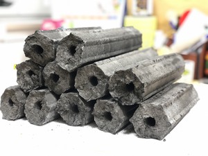 Charbon de sciure de bois vietnamien |   Haute productivité 10 kg |   Prix d'usine compétitif et emballage personnalisé - Product Image 6