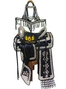 Selle Western pour Cheval en Cuir Naturel Souple de Qualité Supérieure, Ornée de Motifs Floraux, avec Quincaillerie Nickelée, Durable, et Bridon Assorti à Siège Rembourré Doux - Product Image 3