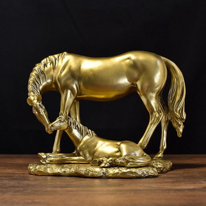 Figura Decorativa de Caballo y Potro en Latón, Escultura Animal para Mesa, Decoración para Hogar u Oficina, Disponible para la Venta - Product Image 2