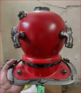 Casque de plongée sous-marine en métal rouge, décoratif, type gouvernail maritime, ornements de tête de navire nautique, sculpté et gravé, objet de présentation - Product Image 5