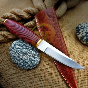 Couteau de chasse extérieur personnalisé fait main en acier au carbone avec manche en bois résine et lame fixe, étui en cuir (sur mesure, garantie 3 ans) - Product Image 1