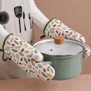100% Cotton Christmas Printed Design Oven Mitts at <b>cheapest</b> price Oven Mitts With Customized Size And logo for Christmas. - Product Image 1
