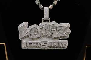 Colgante de Letra Inicial Personalizado de Lujo con Diamantes Moissanite Dvars, Plata de Ley 925, Bañado en Rodio/Oro, Estilo Hip Hop, Unisex - Product Image 4