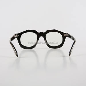 Vente en gros de montures de lunettes en corne de buffle légères et durables-Design unisexe pour hommes et femmes - Product Image 3