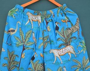 Ensemble pyjama d'été pour femme en satin doux, manches courtes, col en V, imprimé, longueur intégrale, respirant, taille élastique, pour la détente - Product Image 4
