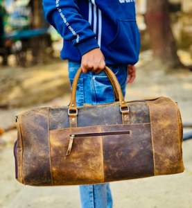Sac de voyage en cuir avec fermeture éclair, grande capacité pour les voyages, la salle de sport, les week-ends et les aventures en plein air - Design de luxe Maharashtra - Product Image 3