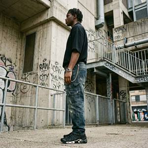 Camiseta de punto negra extragrande para hombre, estilo urbano, holgada, con hombros caídos, de algodón, estilo vintage. - Product Image 2