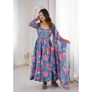 Robe Kali en organza floral de haute couture avec silhouette circulaire soutenue par un tissu, pantalon coordonné et dupatta en dentelle pour femme - Product Image 1