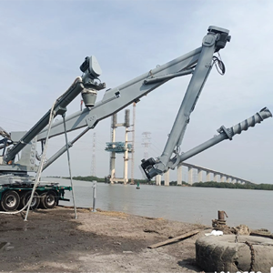 Système de déchargement de ciment par bateau adapté aux opérations portuaires et de terminaux, offrant un déchargement continu et contrôlé en termes de poussière - Product Image 1