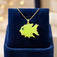 Collier pendentif tendance en forme de poisson pour femme, pierre précieuse naturelle Préhnite Jade, style unique, best-seller, bijoux à porter au quotidien