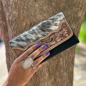 Nouvelle vente chaude cheveux élégants occidentaux sur pochette en cuir usiné femmes conçu sac à main en cuir véritable carte de crédit portefeuille pour les femmes - Product Image 2