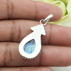 Pendentif vintage en argent 925 en forme de goutte d'eau avec pierre précieuse labradorite naturelle sertie en clos, solitaire, bijou unisexe pour tous les jours - Product Image 3
