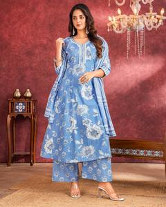 Tissu imprimé en pur coton de créateur haut de gamme avec délicats travaux manuels et broderies – Un mélange de confort et de savoir-faire. - Product Image 2