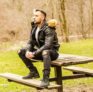 Chaqueta de Cuero Gruesa Personalizada Glory para Hombre, Nueva Chaqueta de Cuero Negra de Moda para Hombre con Capucha de Piel - Product Image 3