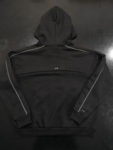 Survêtement personnalisé en silicone imprimé avec doublure réfléchissante sur toute la tenue, pantalon de jogging à jambe droite et sweat à capuche. - Product Image 2