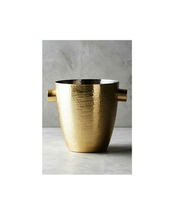 Seau à glace en métal raffiné, finition dorée polie, refroidisseur de boissons haut de gamme pour événements hôteliers, salles à manger, célébrations et autres occasions - Product Image 1