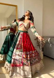 Lehenga Choli para Mujer con Dupatta, Muselina de Algodón Estampada con Trabajo de Espejo, Traje para Bailar, Atuendo para el Festival Navratri - Product Image 4
