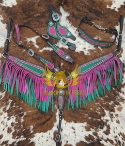 Juego de Arreos para Caballo de Cuero Genuino con Flecos Rosa y Verde Azulado, Adornos de Pedrería y Conchos Plateados, Estilo Western Ligero para Todas las Temporadas - Product Image 4