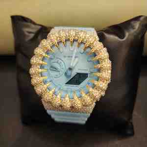 Montre unique à cadran rond en moissanite avec demi-entoilages et bracelet en caoutchouc - Product Image 6