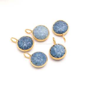 Colgante de ópalo azul natural tallado a mano con forma de flor, piedra preciosa de ópalo azul en plata de ley 925 para la fabricación de joyas al por mayor. - Product Image 6